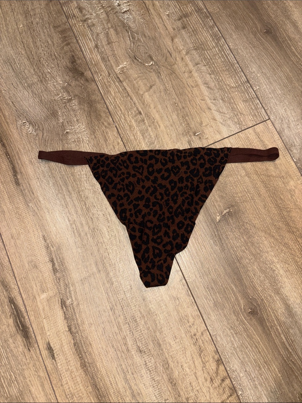 PINK Victoria’s Secret Thong Panty